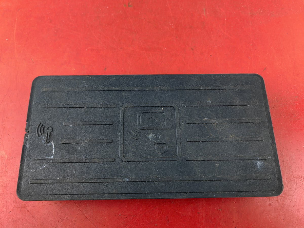 Audi A6 Ładowarka indukcyjna 4K0035502B (19)