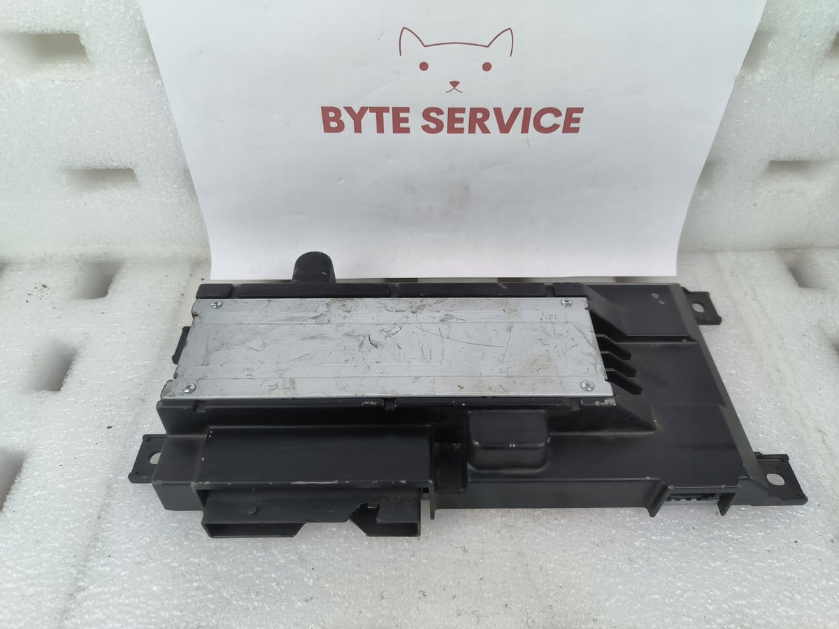 VW AG AUDI A4 S4 B9 8W WZMACNIACZ DYNAUDIO 8W0035223B