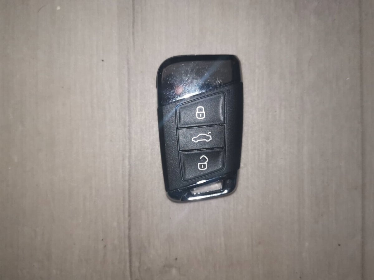 KLUCZYK PILOT SKODA SUPERB 3V0959752N