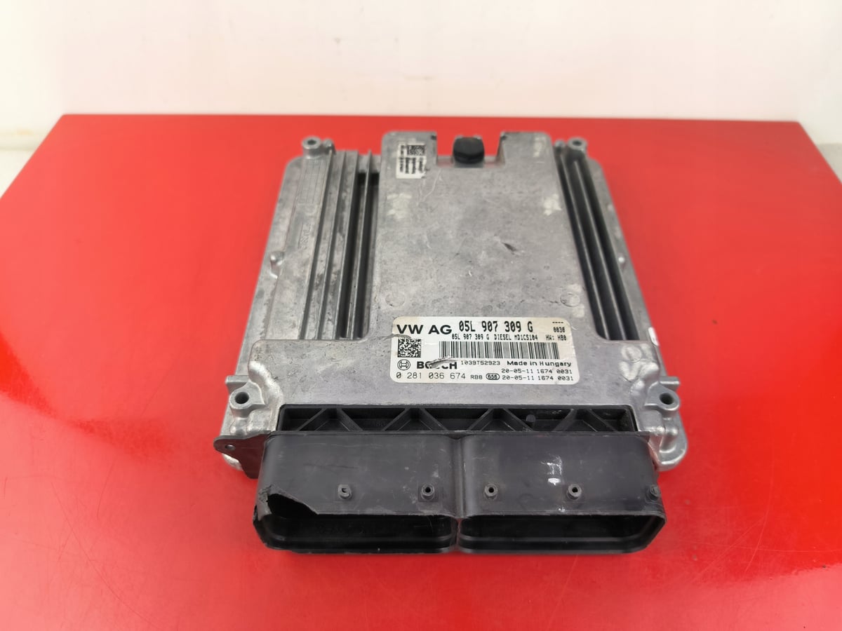 VOLKSWAGEN STEROWNIK SILNIKA ECU 05L907309G