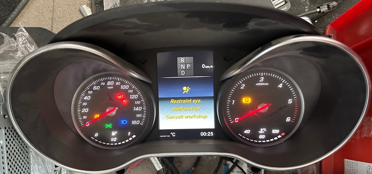 Licznik Mercedes-Benz W205 a2059007133
