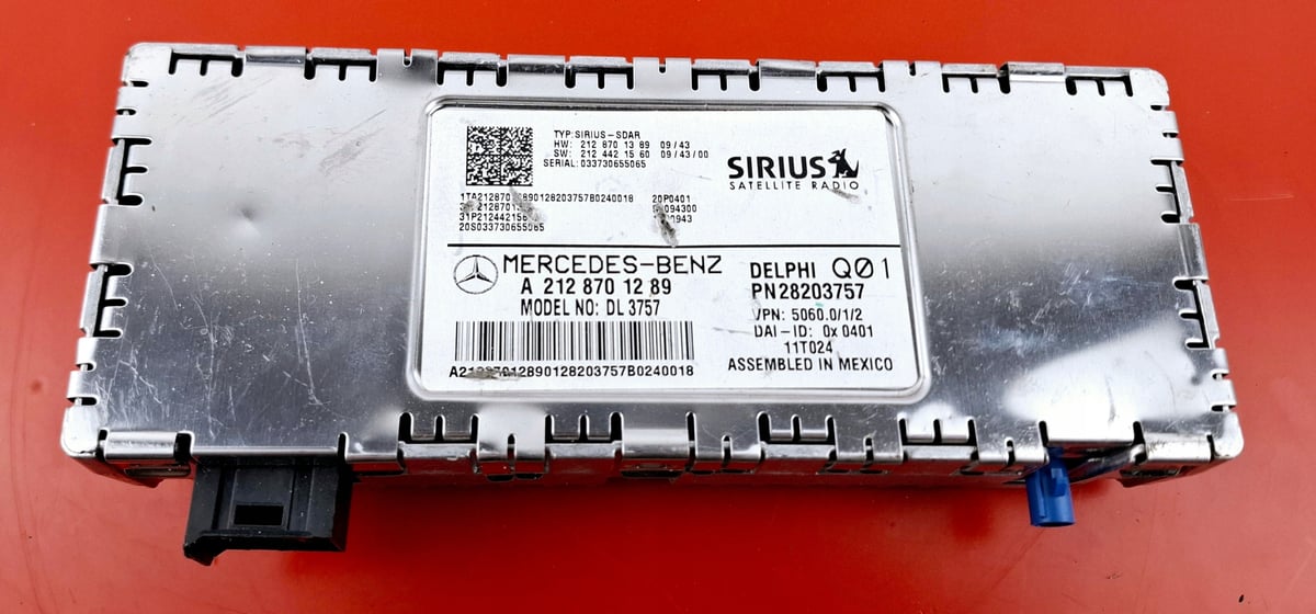 Mercedes-Benz SLS 63 AMG SIRIUS Moduł radio A2128701289 Nowy
