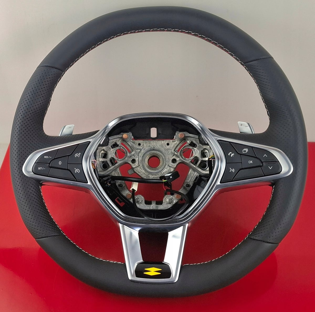 Renault Clio V Kierownica z przyciskami 484008019R