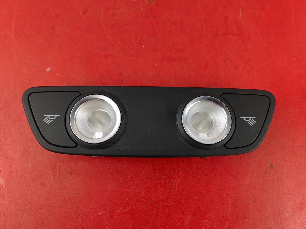 Audi Q7 Lampa podsufitki tył 4M0947111 ID 2607285
