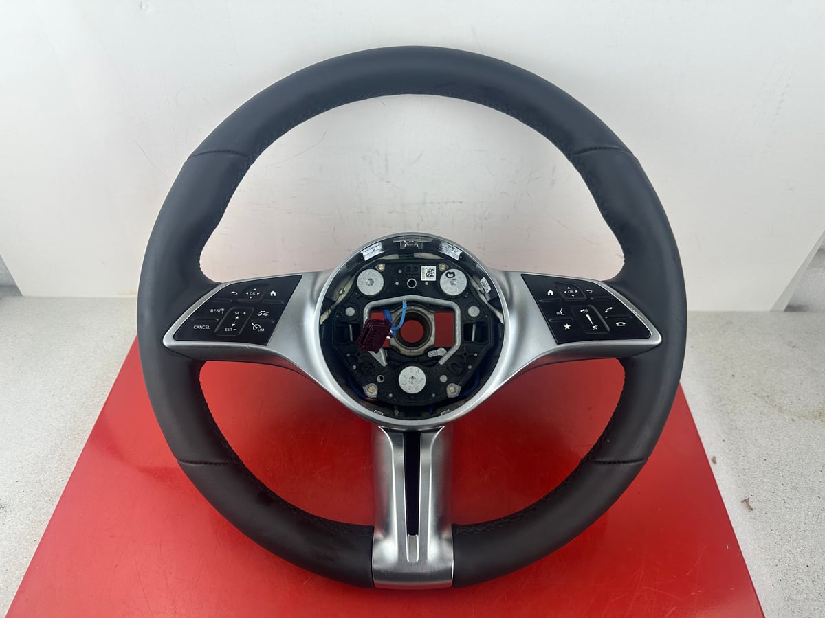 Kierownica Mercedes-Benz A0004605218