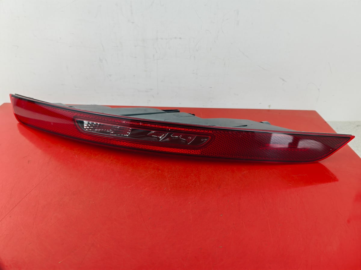 Porsche Macan Lampa zderzaka Tylna Prawa 95B945726T