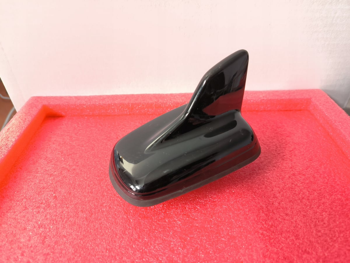 Audi OE Antena dachowa GPS 4N0035503CM Kolor Y9B
