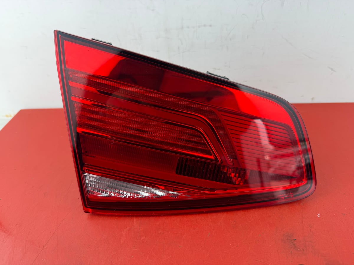 VW Volkswagen PASSAT B8 Sedan Lampa Lewa Tylna w klapę 3G5945093B ID2605263