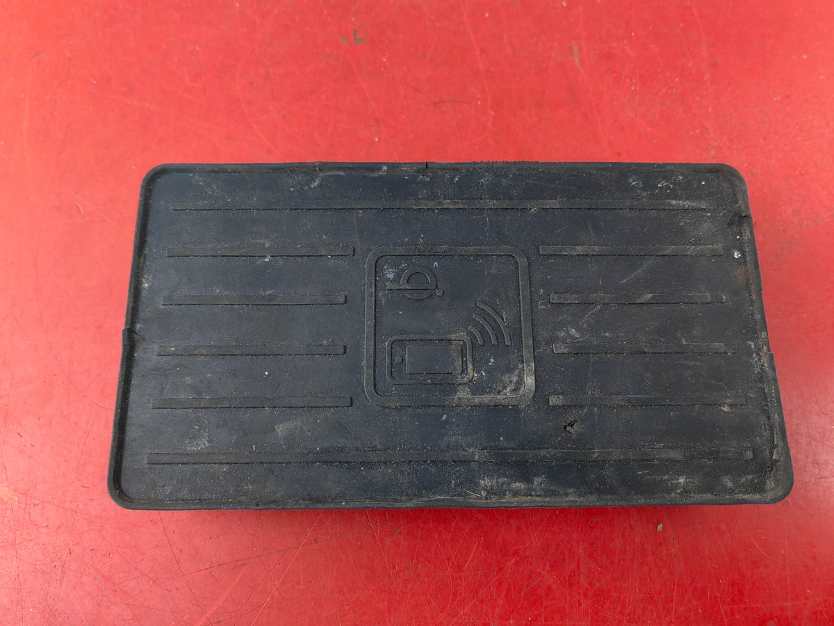 Audi Q5 Ładowarka indukcyjna 80A035501