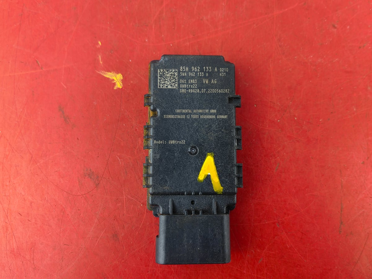 Volkswagen Golf 8 VIII Wzmacniacz antenowy 85H962133A (1)