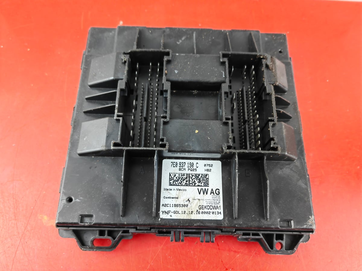 Volkswagen Transporter T5 moduł sterujący BCM 7E0937190C