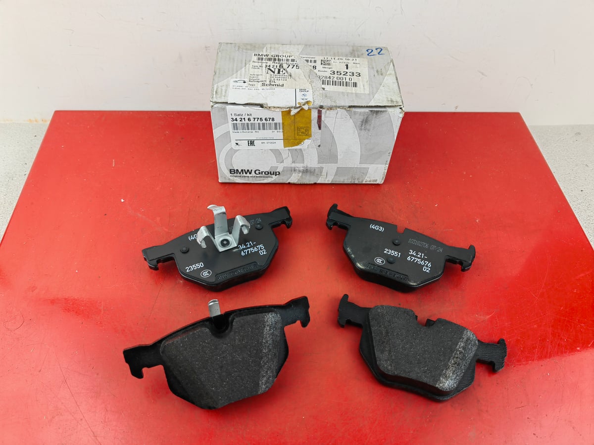 BMW E90 Klocki hamulcowe tył, bezazbestowe 34216775678 6775678