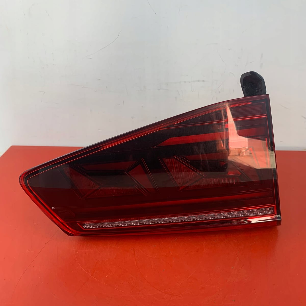 VW Volkswagen Passat B8 Lift Kombi Lampa Tylna Lewa w klapę 3G9945307N