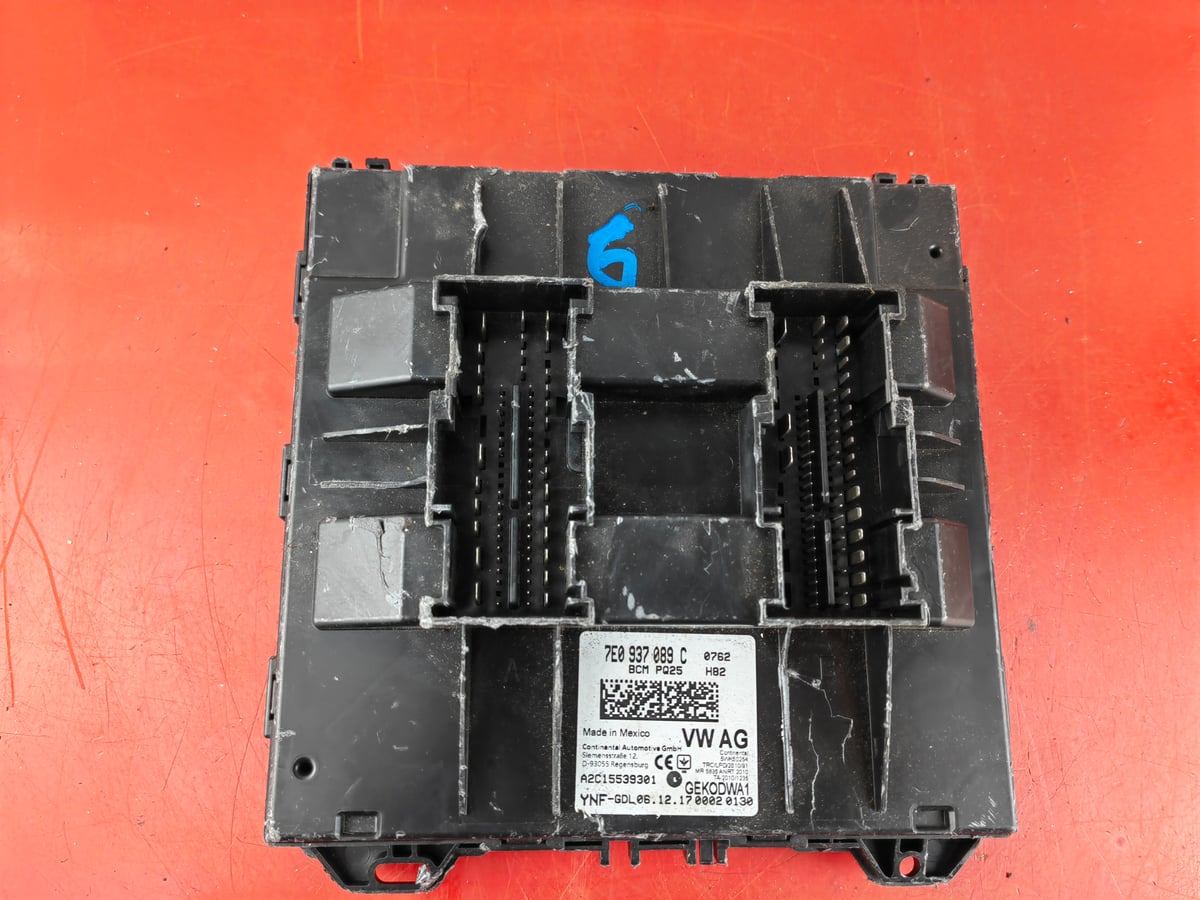 Volkswagen Transporter T5 moduł sterujący BCM 7E0937089C (6)