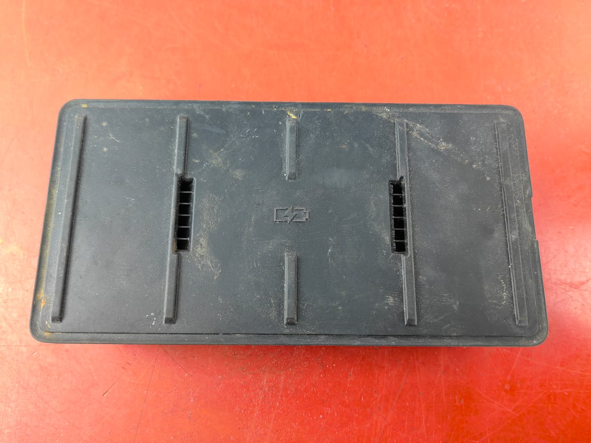 Audi A4 Ładowarka indukcyjna 85E035507 (3)