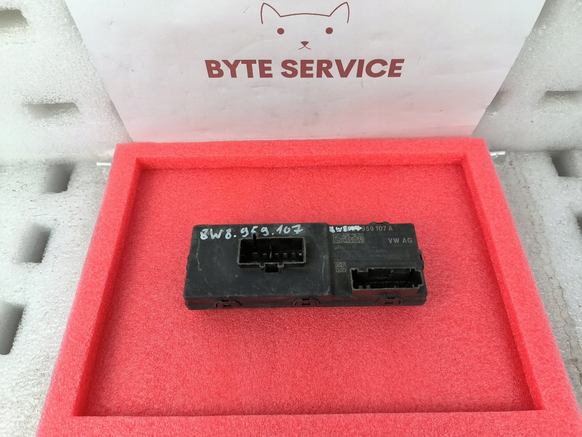 Audi OE Moduł Sterownik klapy bagażnika 8W8959107A