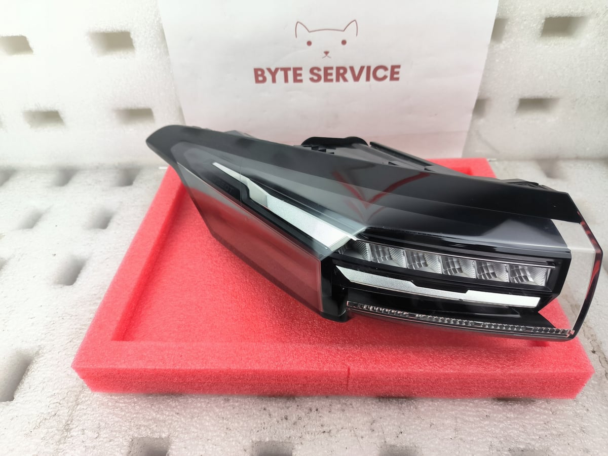 PEUGEOT 308 P5 Lampa Tył Lewa ECo LED 01501901AQ 015.019-01 AQ