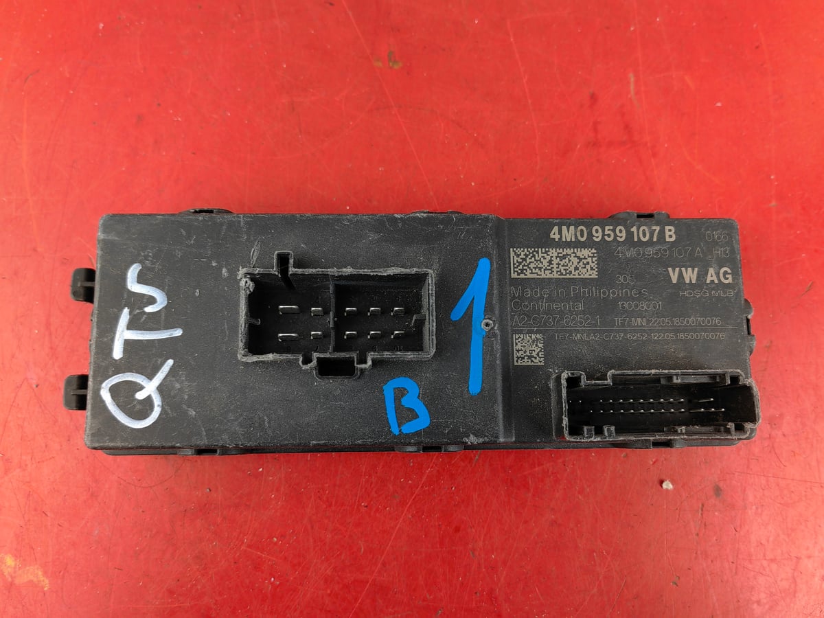 Audi A4 Modul Sterownik Bagażnika 4M0959107B (1)