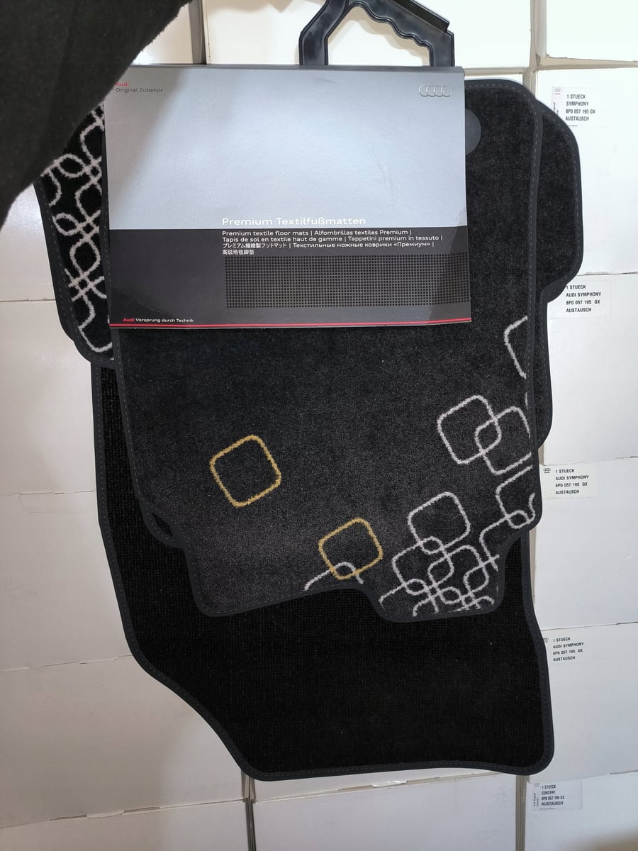 ORYGINALNE Dywaniki Welurowe Audi A1 RL Kompłet 4 szt. 8X2061270D
