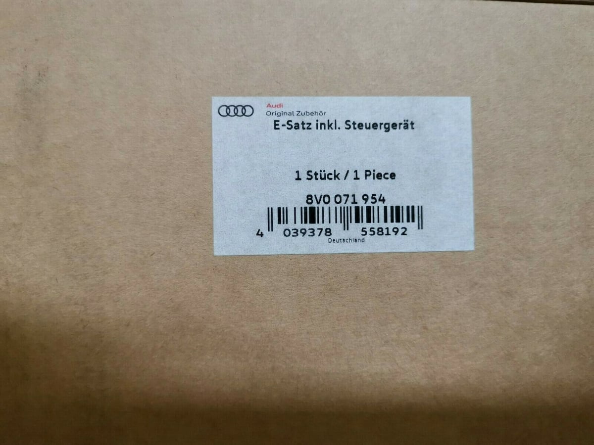 Komplet generatora dźwięku silnika Audi 8V0071954 8V0071953