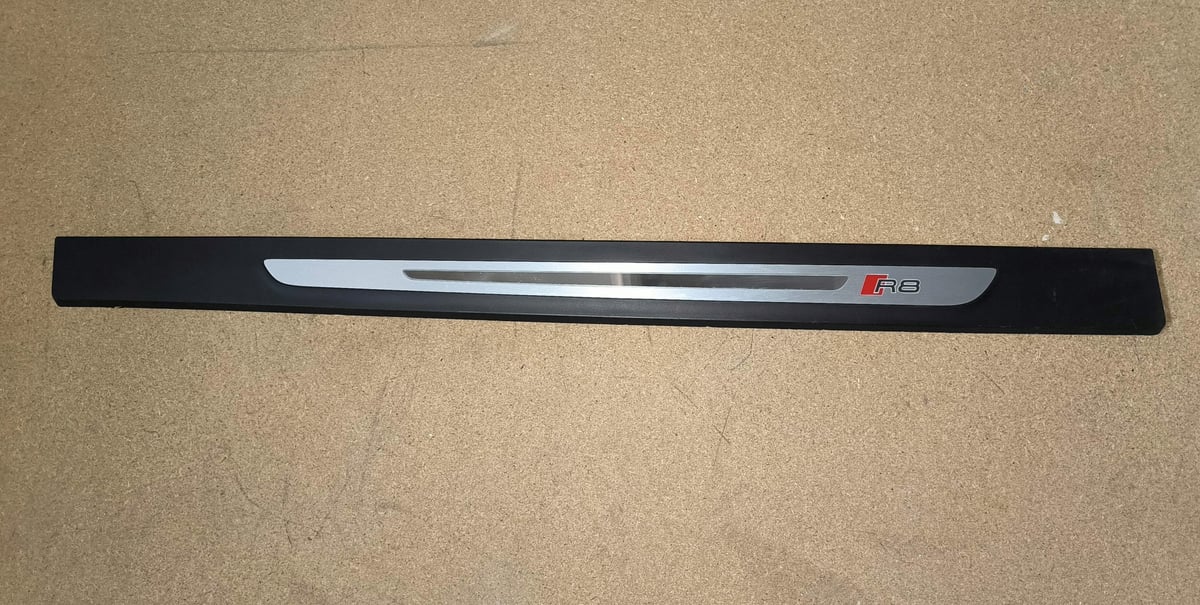 Listwa progowa lewo Audi R8 4S0853371A
