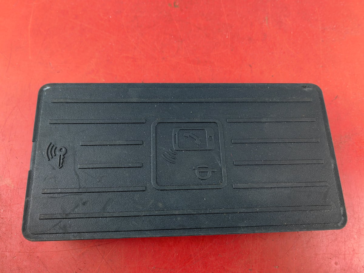 Audi A6 Ładowarka indukcyjna 4K0035502B (22)