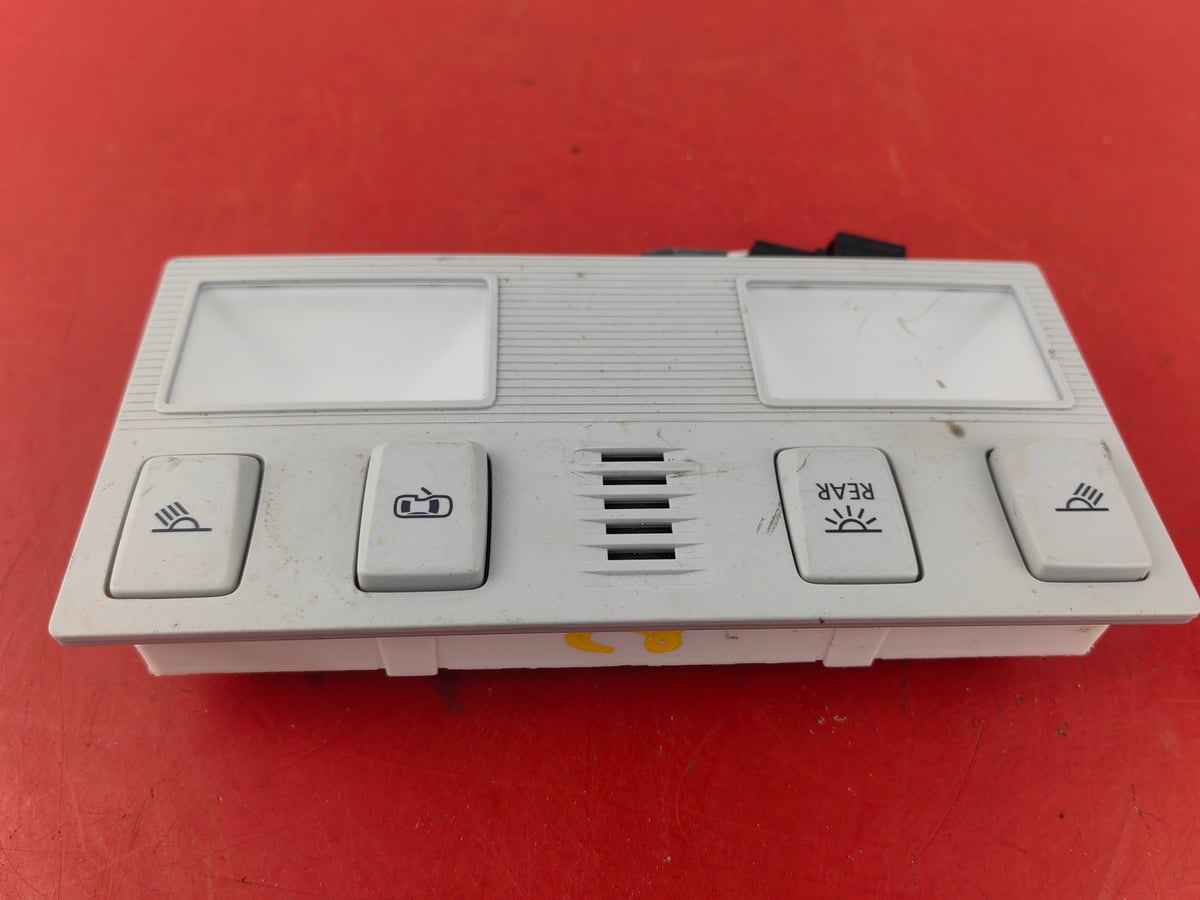 Volkswagen  lampka podsufitki 7C0947099G Y20 (2)