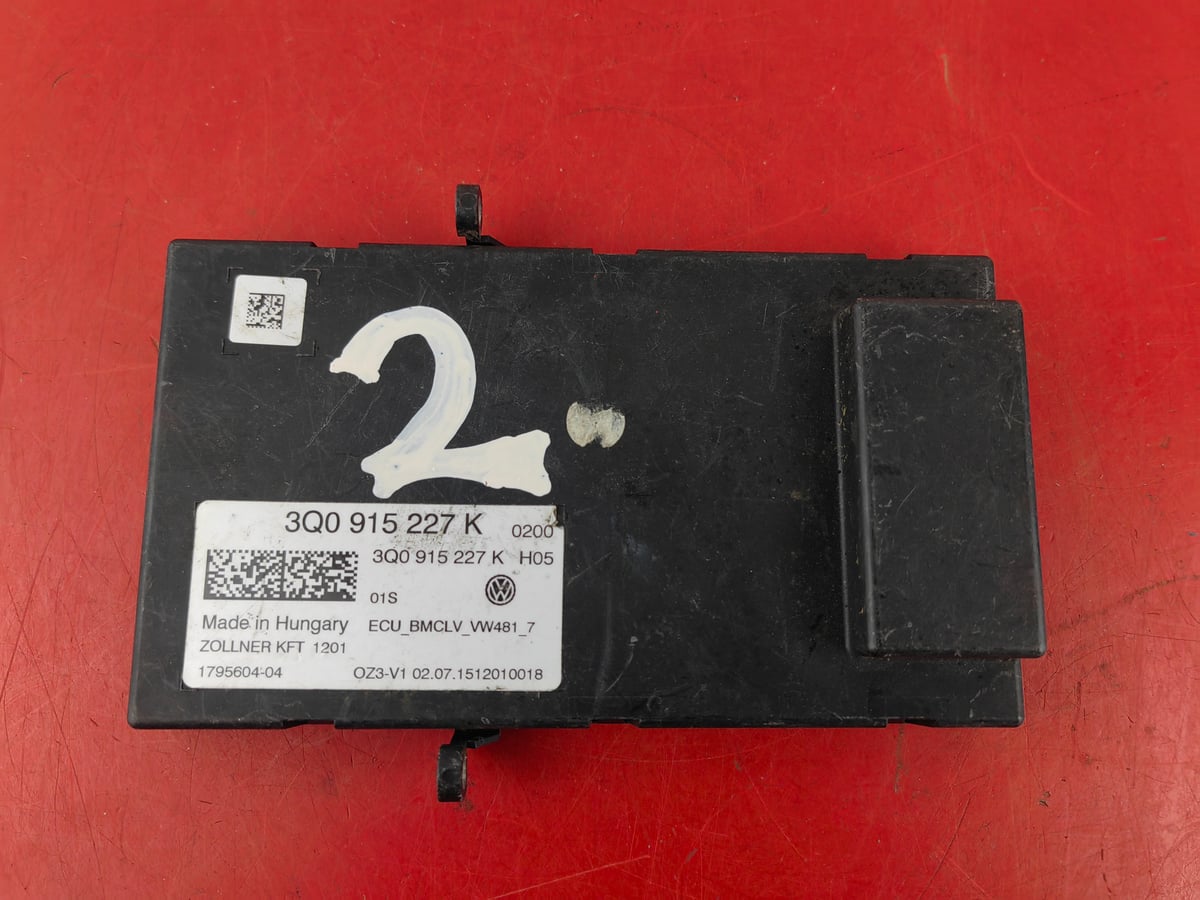 Volkswagen Passat B8 Moduł akumulatora 3Q0915227K (2)