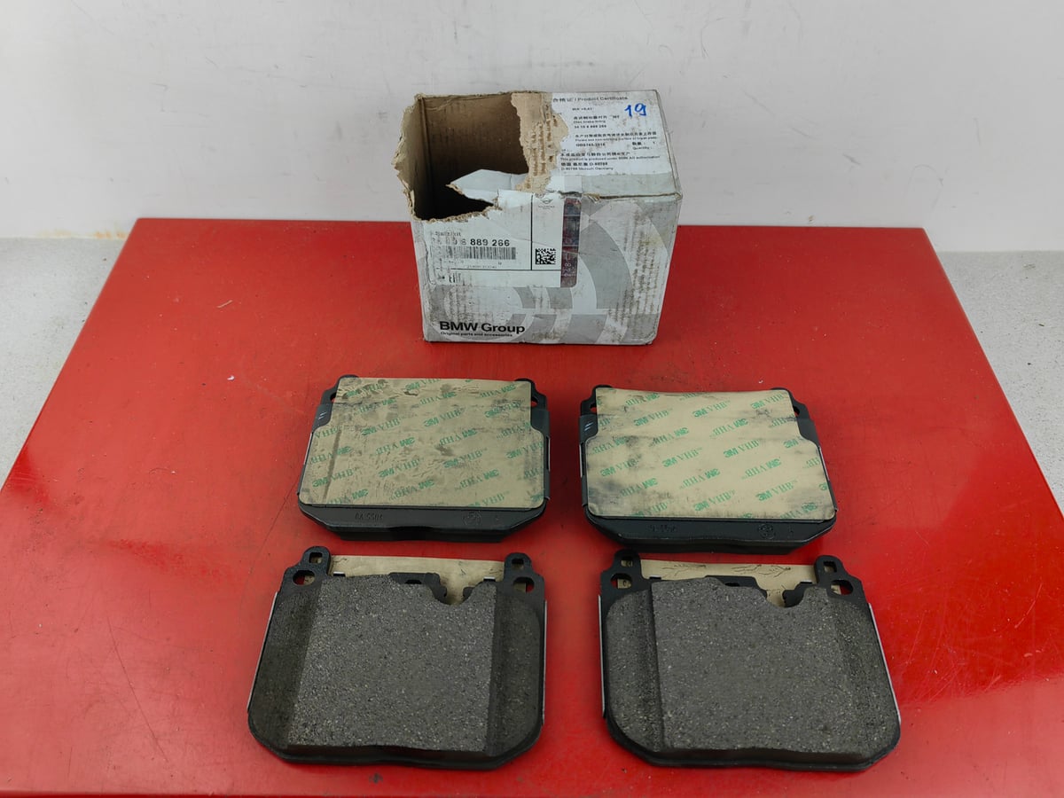 BMW 1 F40 klocki hamulcowe bezazbestowe 34106889266 6889266