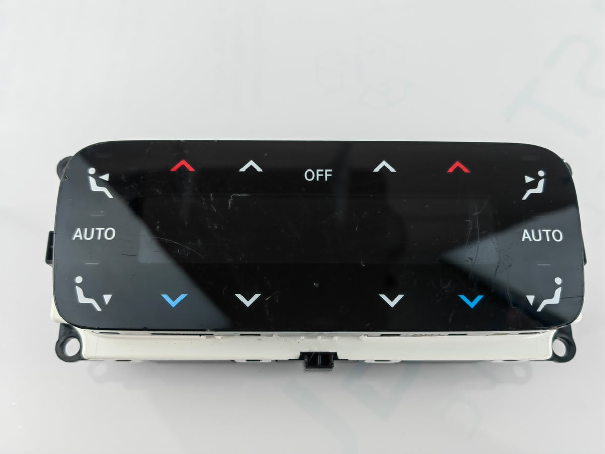 Mercedes-Benz W206 Panel sterowania klimatyzacji A2069003916 (2)