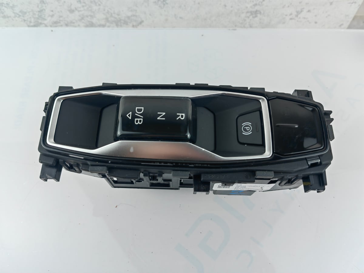 Audi Q4 e-tron Panel, przełącznik środkowy 85H713059N (2)