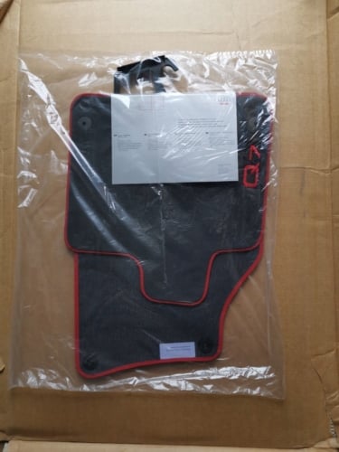 Dywaniki welurowe Audi Q7 4L1061275PAMTL przód