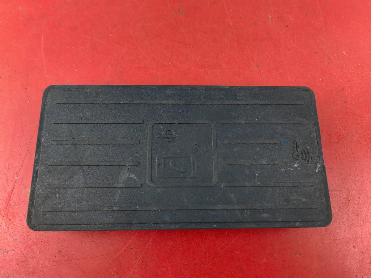 Audi A6 Ładowarka indukcyjna 4K0035502A (8)