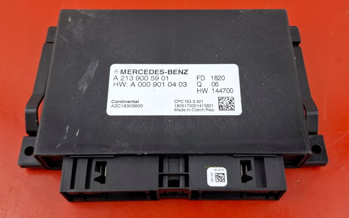 Mercedes-Benz W213 Moduł / Sterownik skrzyni biegów A2139005901