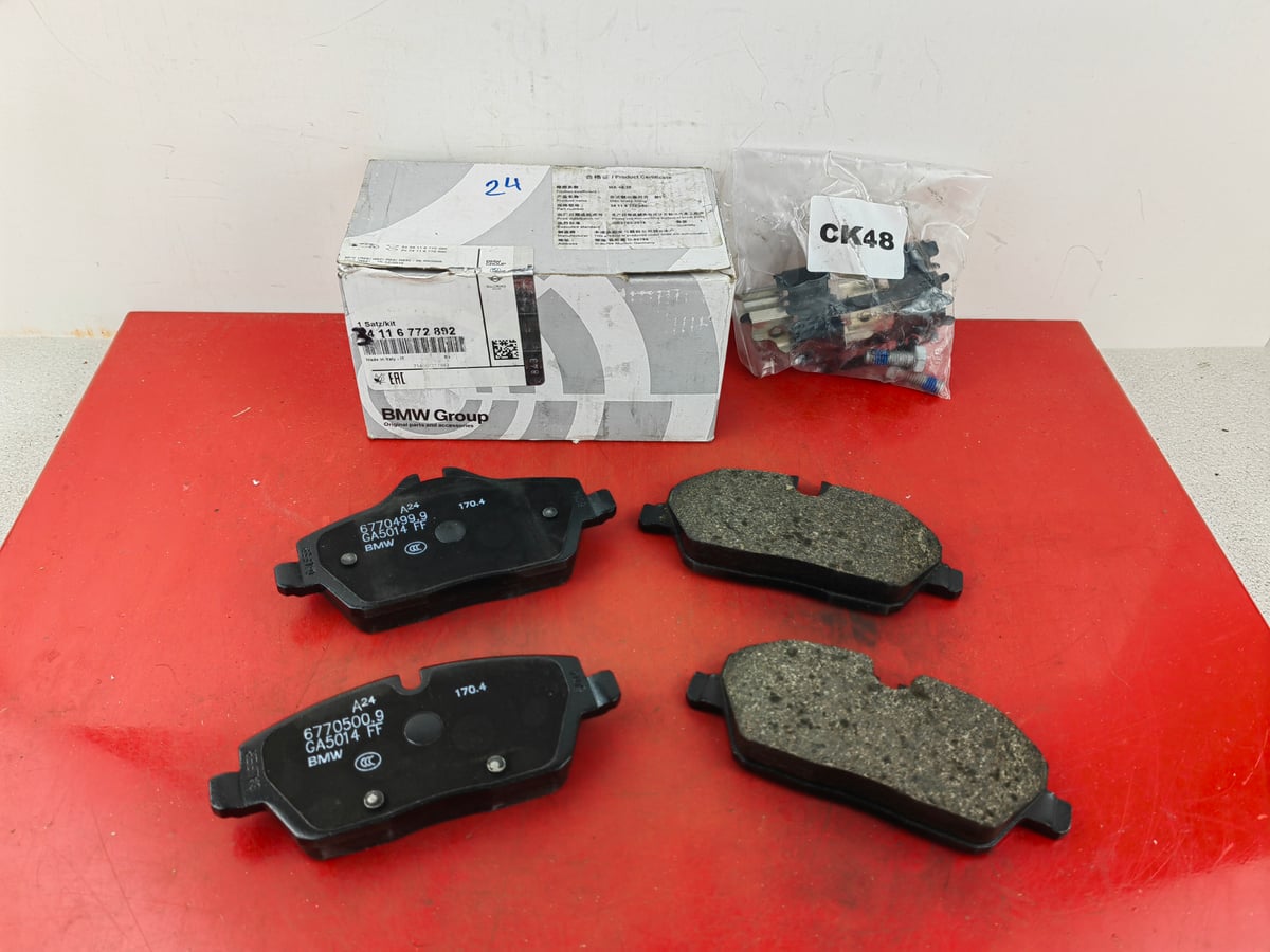 BMW MINI R55 Klocki hamulcowe przednie, bezazbestowe 34116772892 6772892