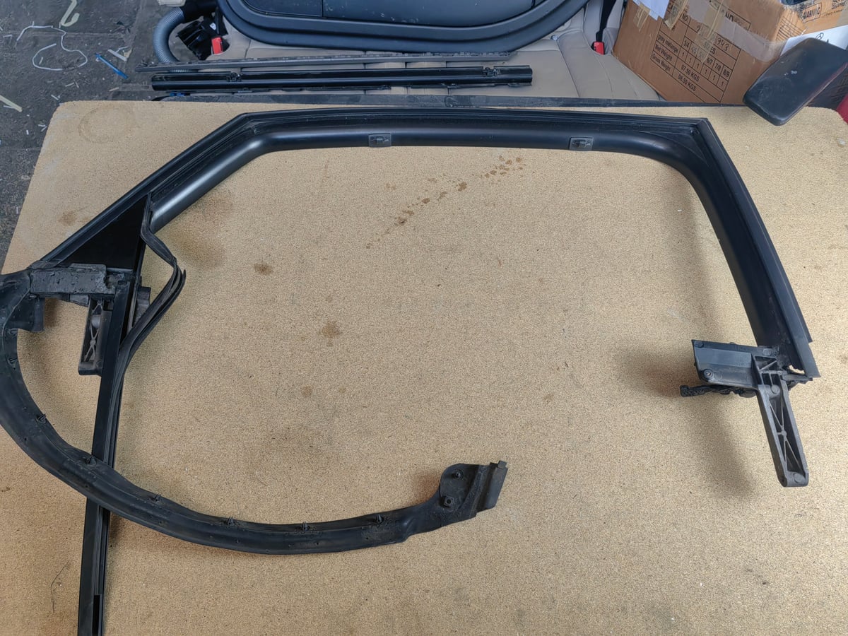 AUDI A8 D3 Long Nakładka krawędzi nadkola 4E4839630