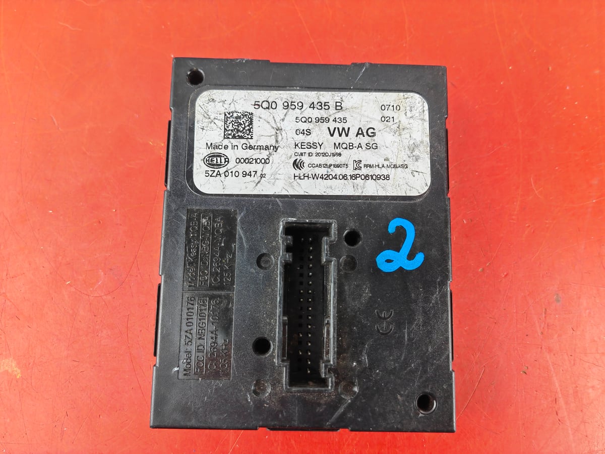 VW Golf Sportsvan Sterownik kessy 5Q0959435B (2)