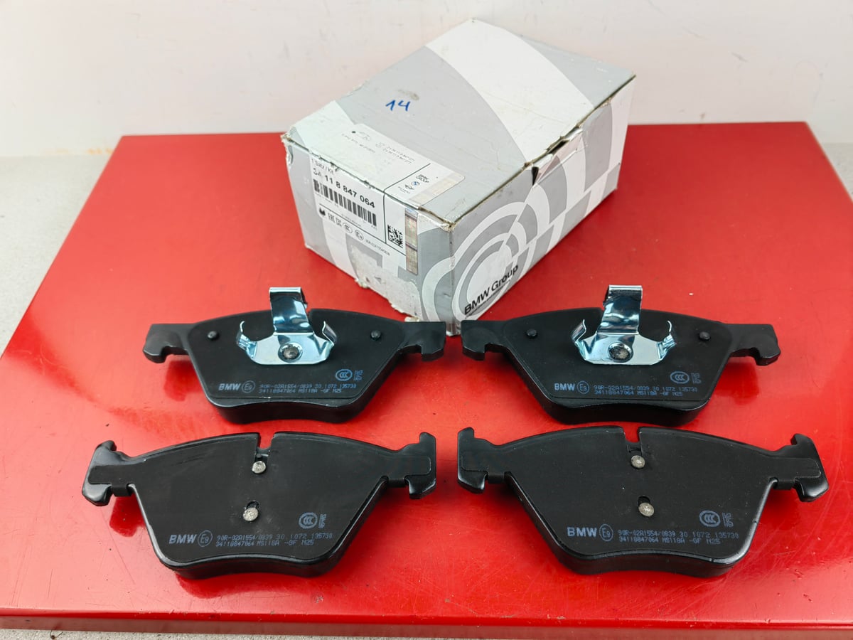 BMW 5' F10 F11 Klocki hamulcowe Przód 8847064 34118847064 Nowe