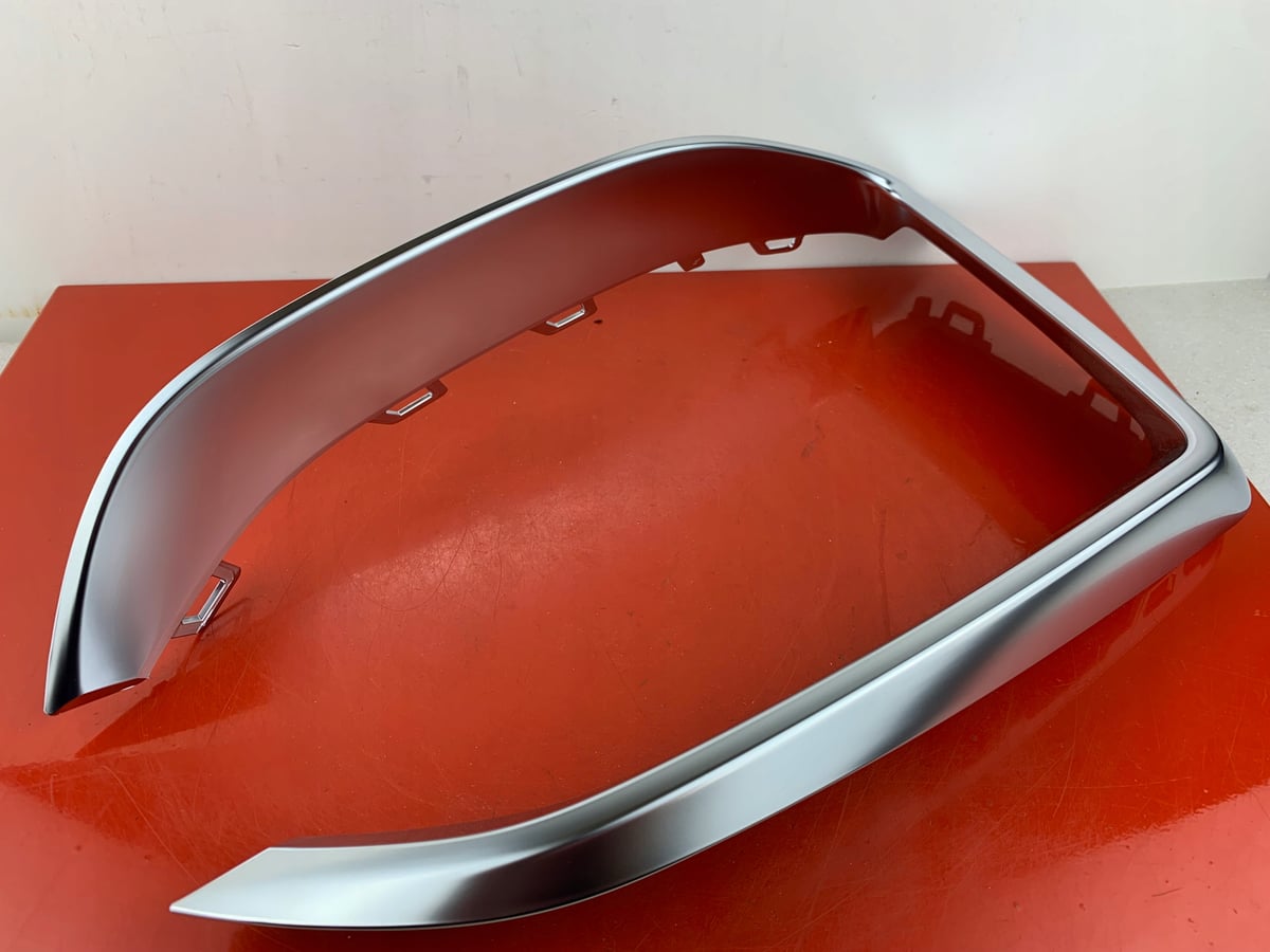 BMW 1 F40 LUXURY LINE - KRATKA CHROM PRAWY 5A39386