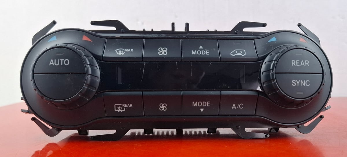 Mercedes-Benz W447 Moduł / Panel klimatyzacji Nawiewu A4479006715