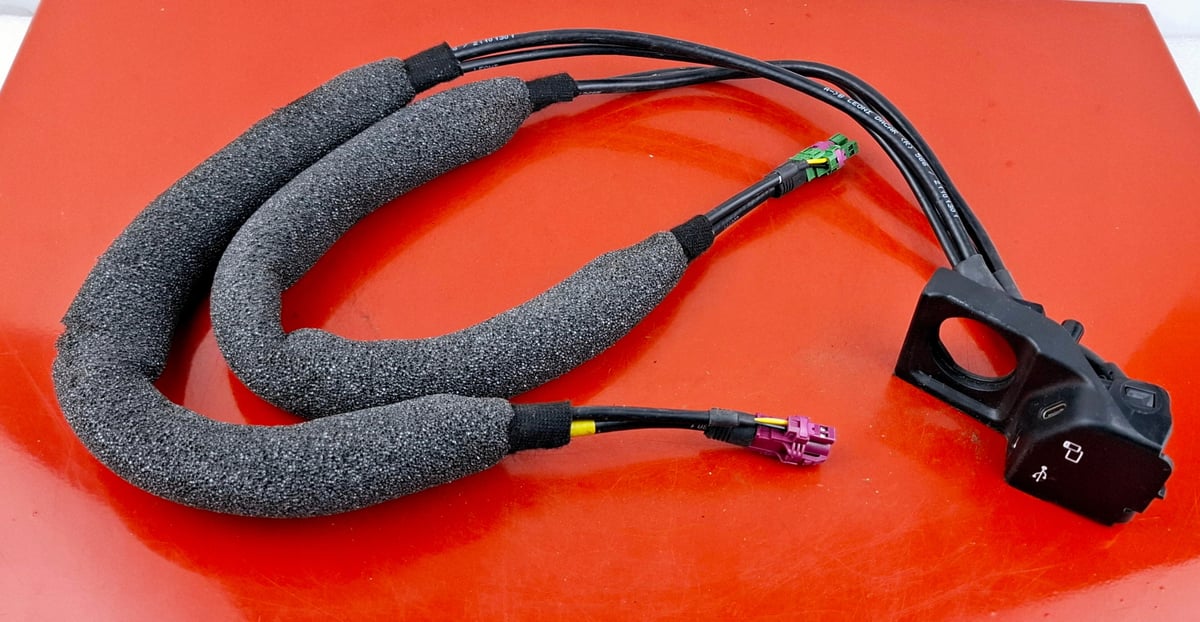 Mercedes-Benz GLE W167 Multimedialne złącze USB-C A1678209500