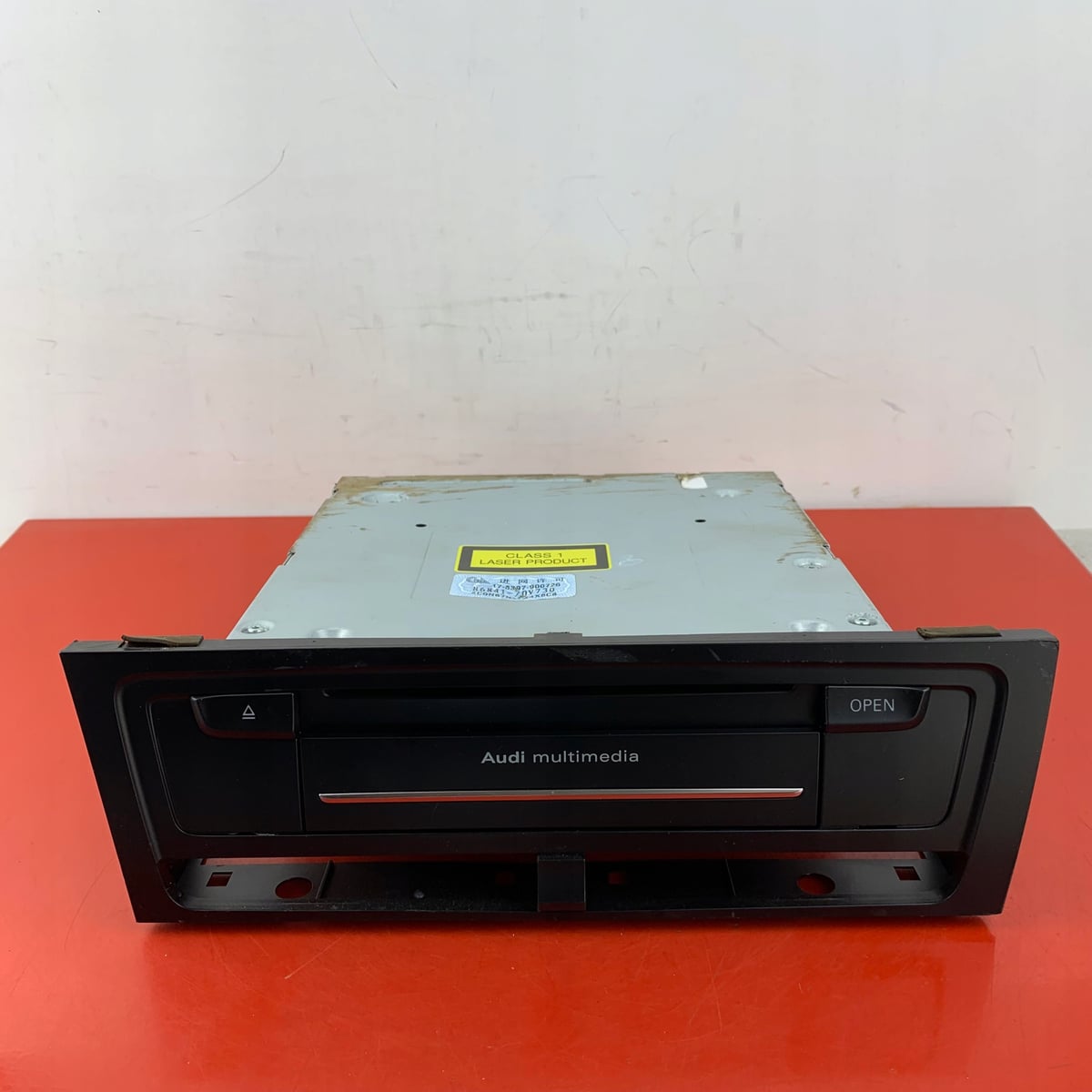 Audi A4 B8 Czytnik / Stacja multimedialna Main-Unit 8KD035670