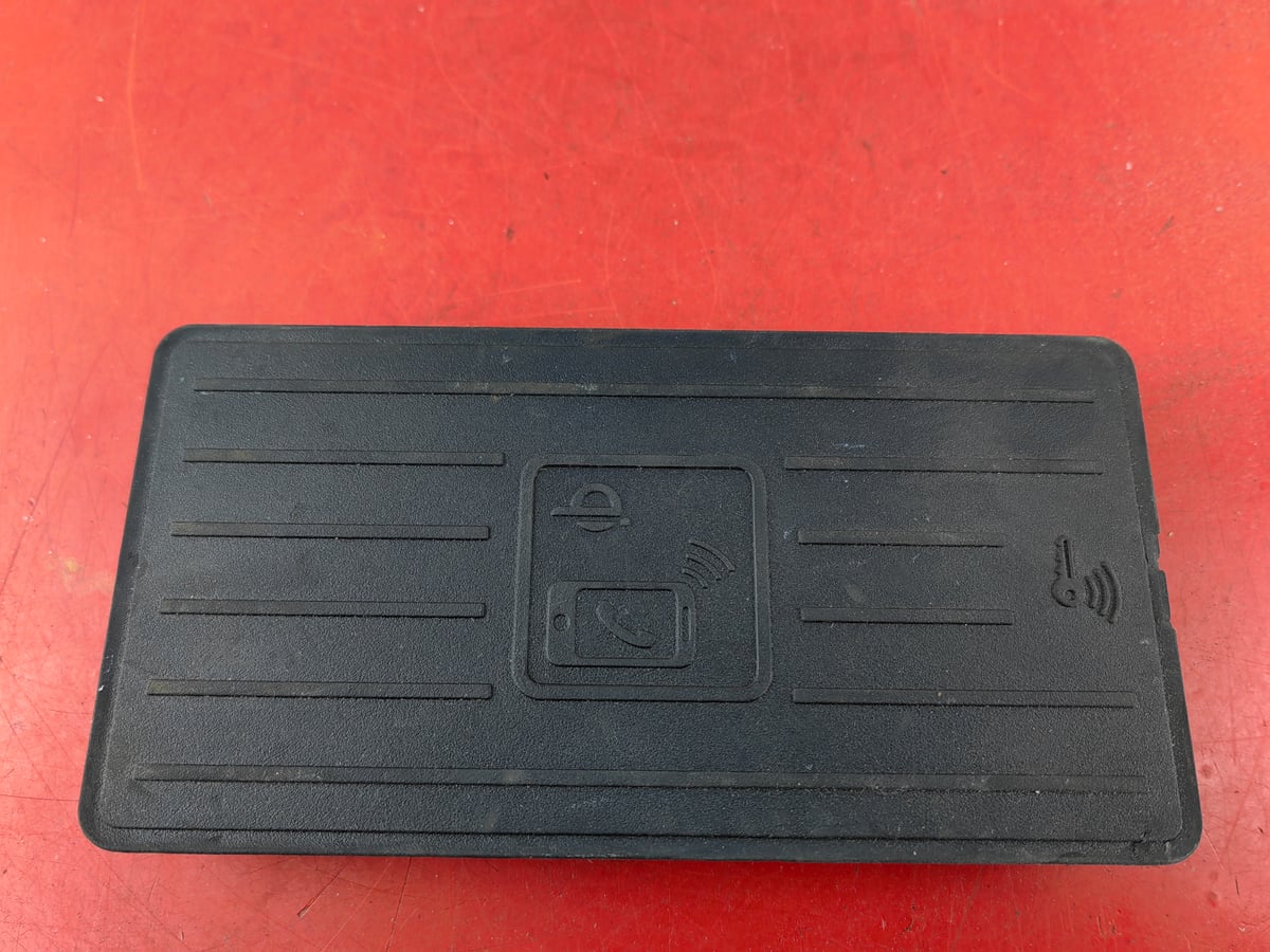 Audi A6 Ładowarka indukcyjna 4K0035502B (7)