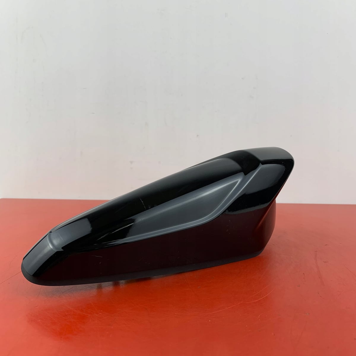 AUDI Q8 E-TRON ANTENA DACHOWA GPS 8B3035503A KOLOR CZARNY Y9T