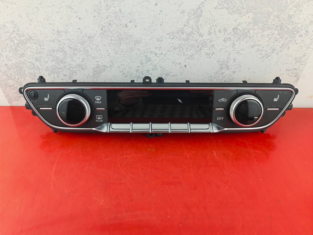 AUDI A4 Panel klimatyzacij 8W0820043BR (1)
