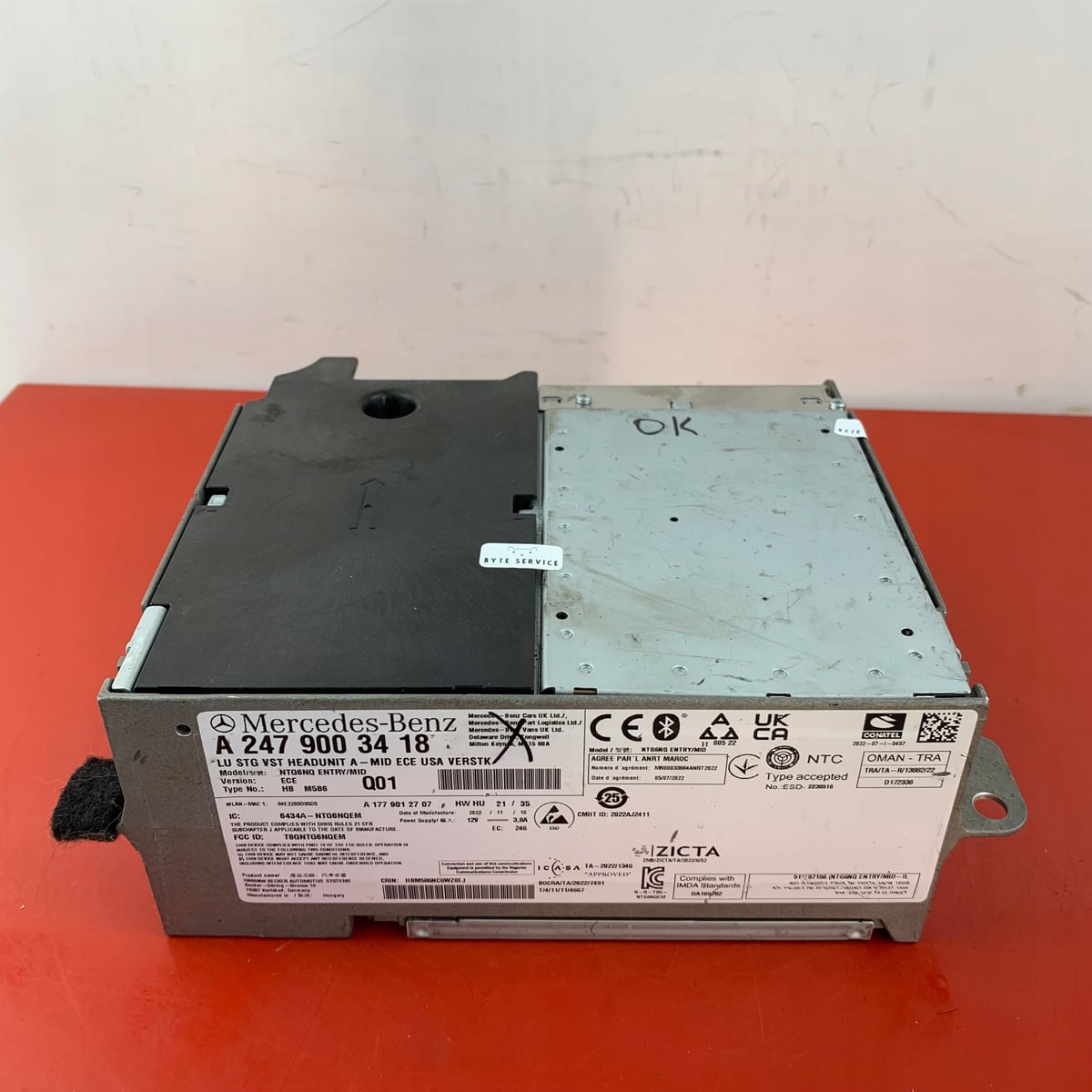 Mercedes-Benz H247 Stacja multimedialna NTG6 MID ECE USA VERSTK A2479003418