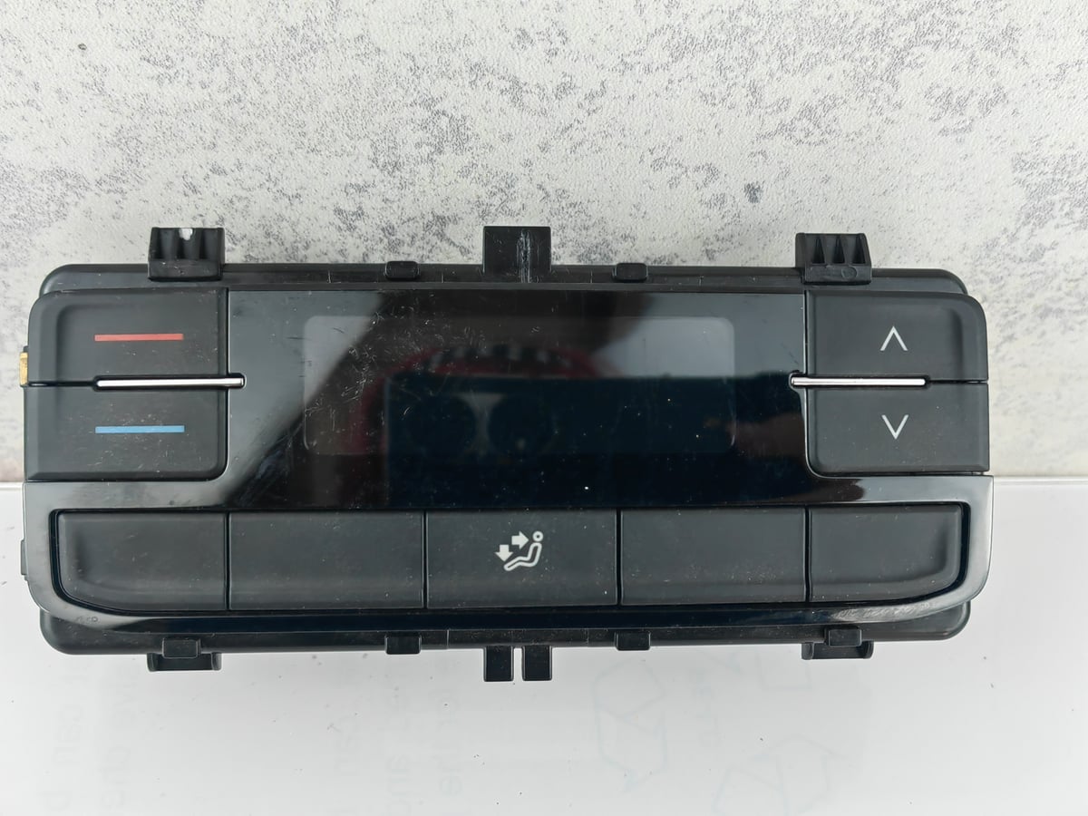 Volkswagen Multivan T6 Panel klimatyzacji 7LA907049A (18)