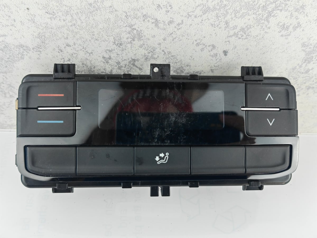 Volkswagen Multivan T6 Panel klimatyzacji 7LA907049A (2)