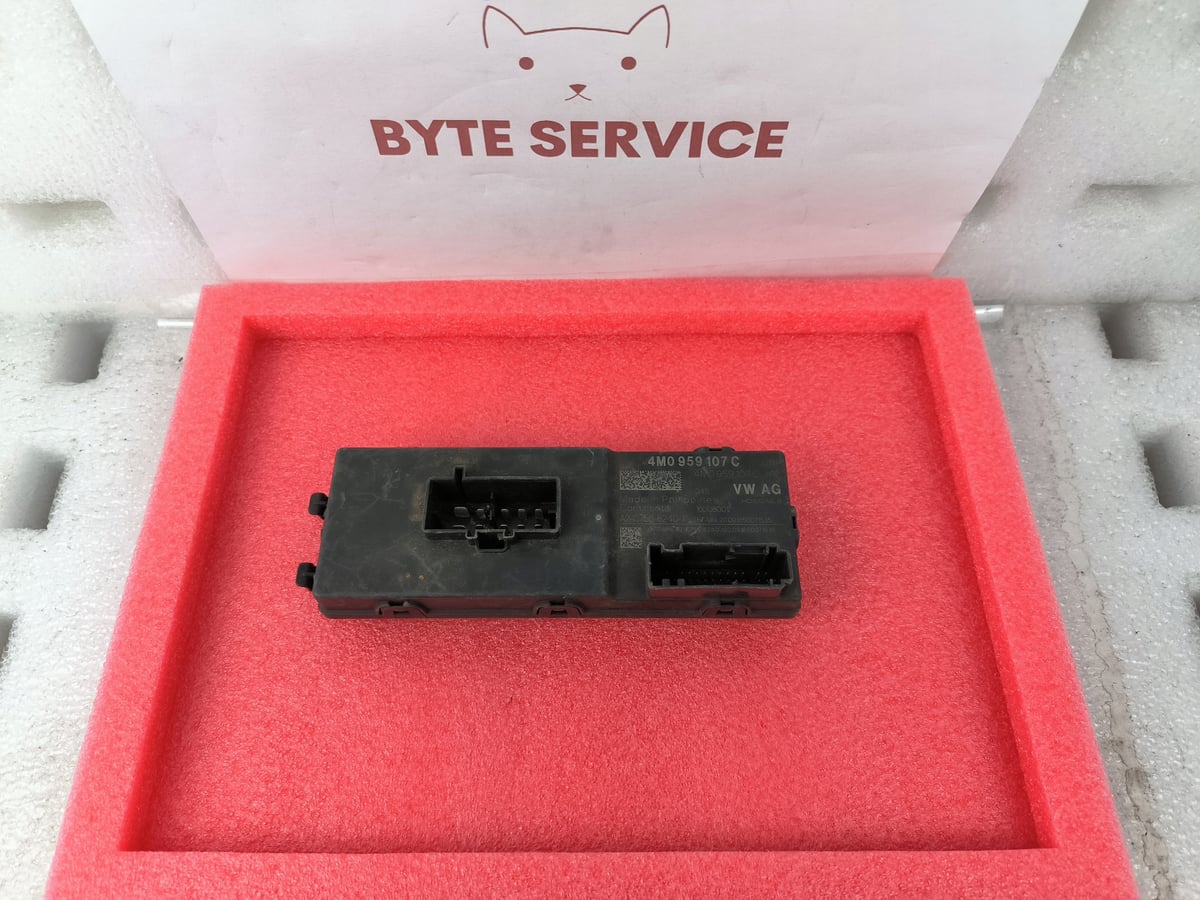 Audi Q7 VW Touareg Moduł Sterownik klapy bagażnika 4M0959107C