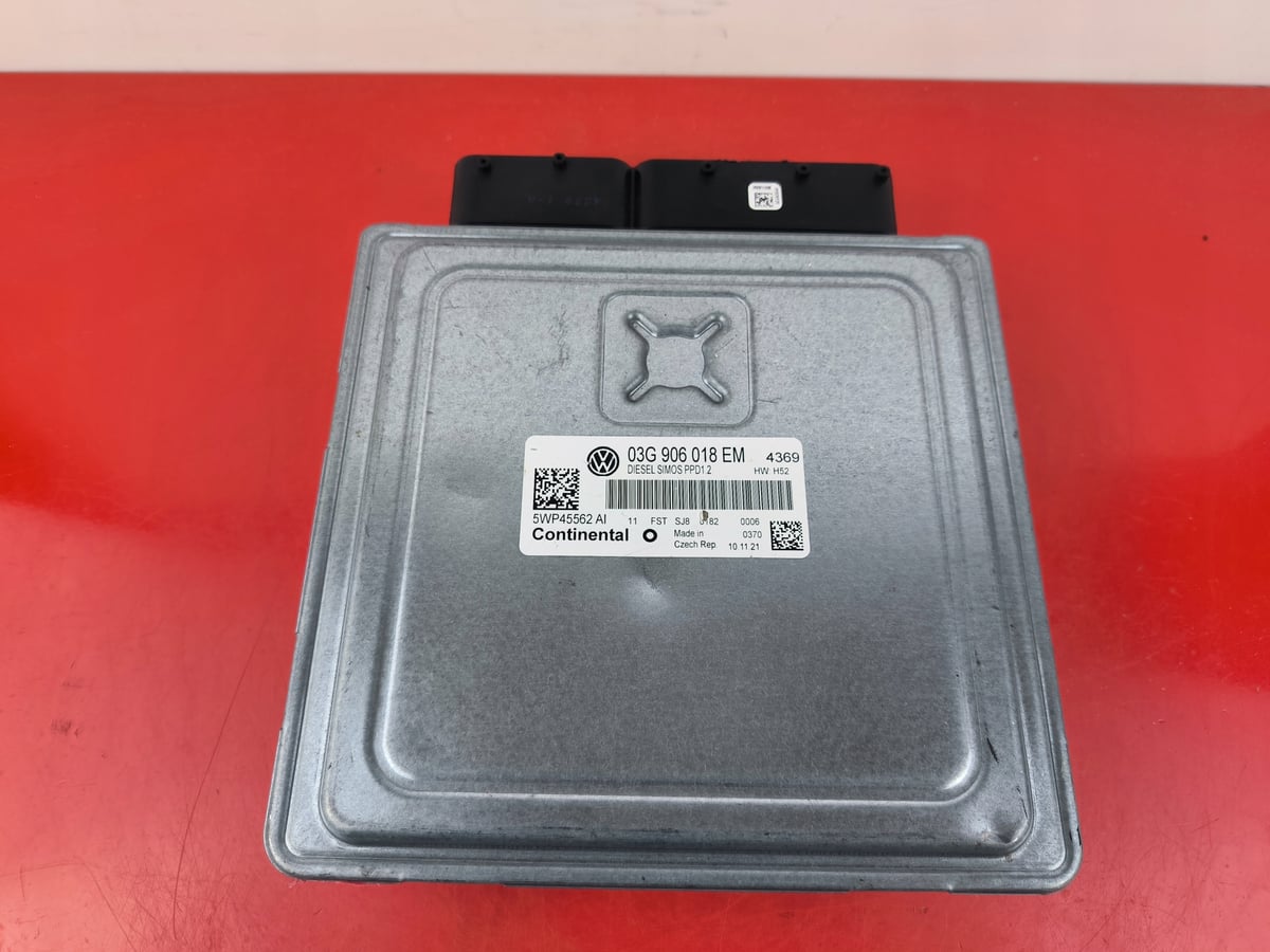 VW Volkswagen PASSAT B6 Sterownik / Moduł silnika ECU 03G906018EM T3